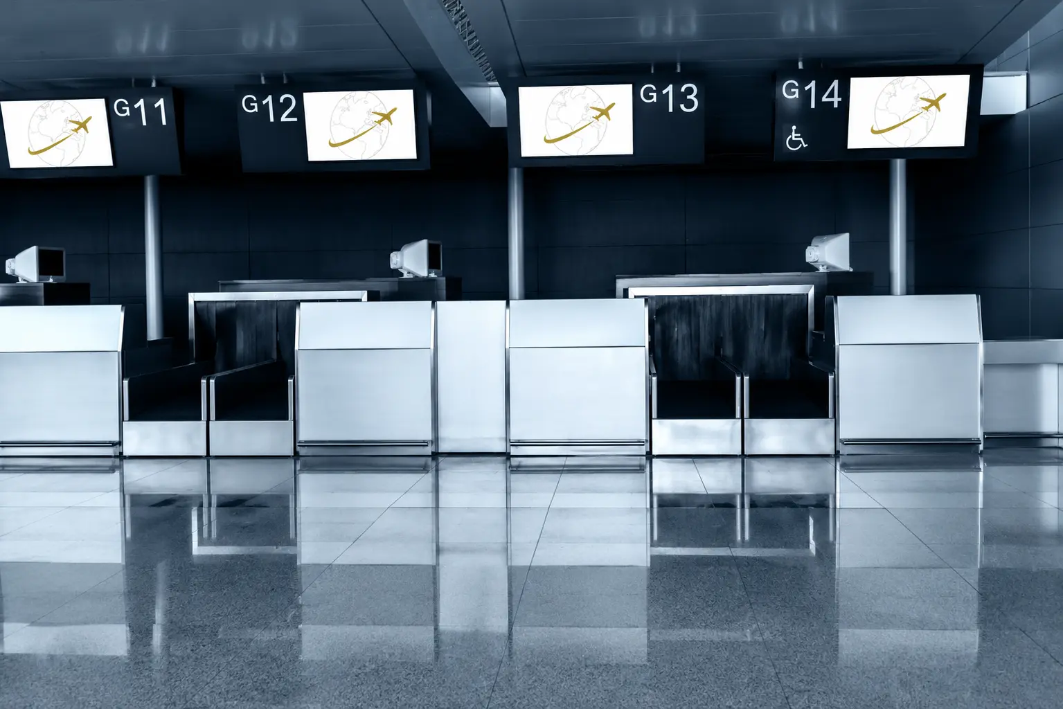 Mostradores de facturación personalizados con la imagen corporativa en una terminal